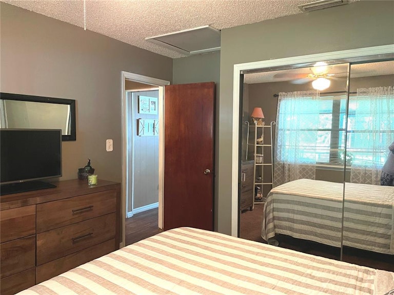 Photo 31 of 38 - 738 W Hogle Ave, Deland, FL 32720