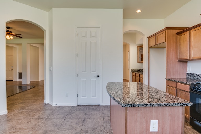 Photo 7 of 30 - 13541 S 184th Ave, Goodyear, AZ 85338