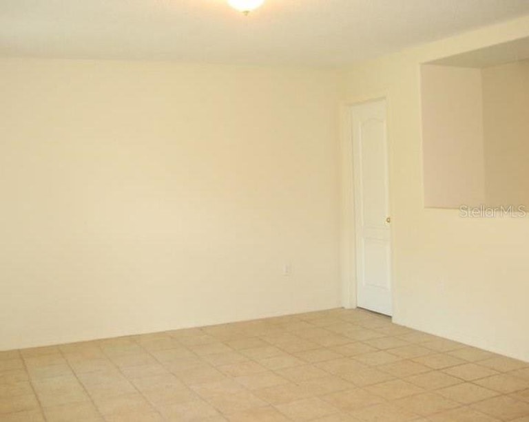 Photo 3 of 10 - 4576 Ross Lanier Ln, Kissimmee, FL 34758