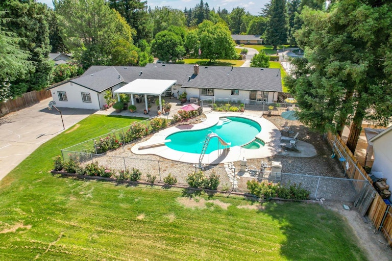 Photo 4 of 70 - 459 Wilder Ave, Yuba City, CA 95993
