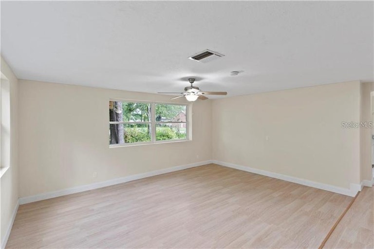 Photo 5 of 17 - 10542 Mary Lou Dr, Orlando, FL 32825
