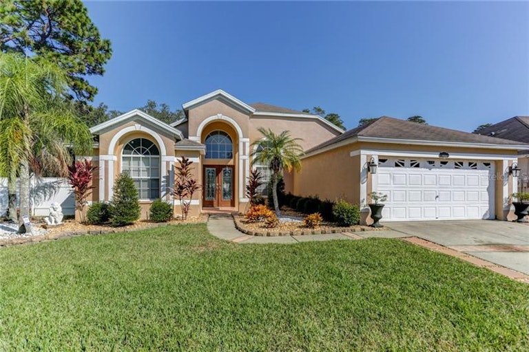 Photo 1 of 25 - 13733 Antler Point Dr, Tampa, FL 33626