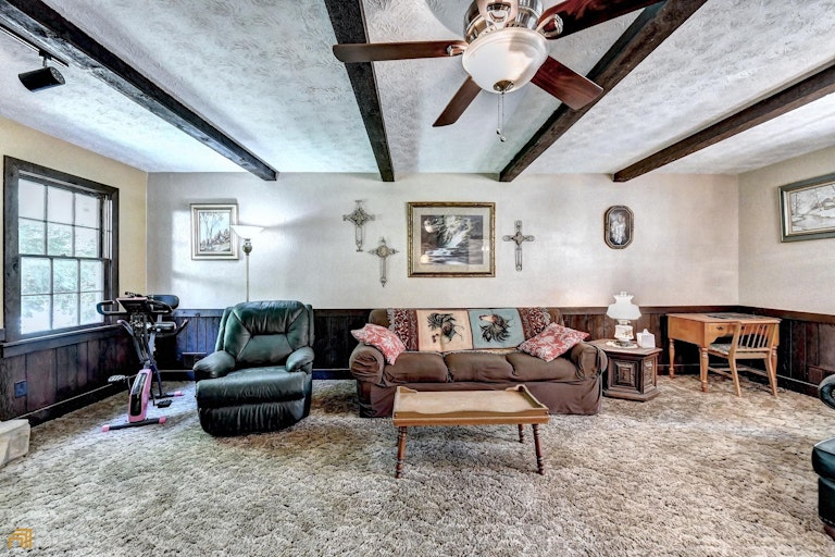 Photo 13 of 39 - 3371 San Antonio Dr, Snellville, GA 30039
