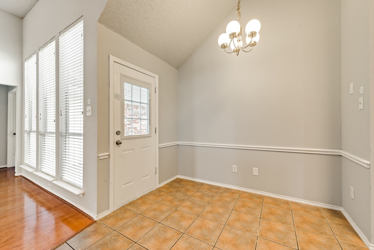 Photo 18 of 28 - 2705 Granite Ave, Sachse, TX 75048