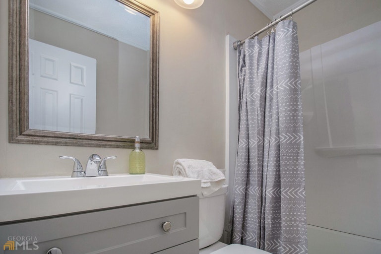 Photo 8 of 46 - 2895 Shurburne Dr, Alpharetta, GA 30022