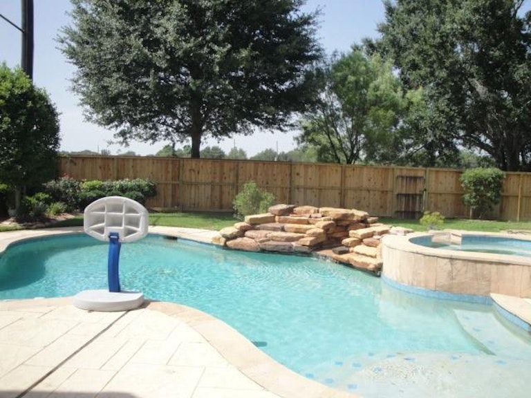 Photo 4 of 48 - 4210 Ruttand Park Ln, Katy, TX 77450