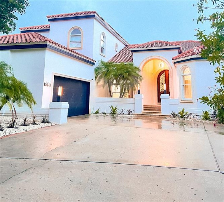 Photo 2 of 33 - 12804 Harborwood Dr, Largo, FL 33774