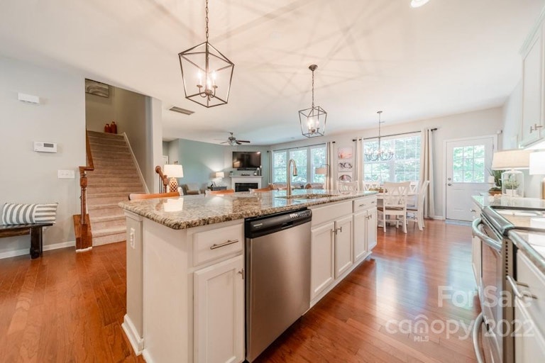 Photo 8 of 38 - 5726 Kildare Ct, Belmont, NC 28012