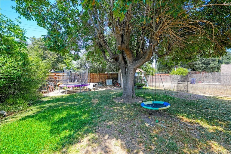 Photo 14 of 17 - 535 E Hollyvale St, Azusa, CA 91702