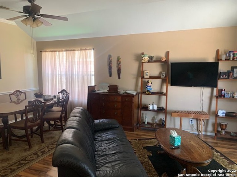 Photo 4 of 4 - 1019 Visor Dr, San Antonio, TX 78258