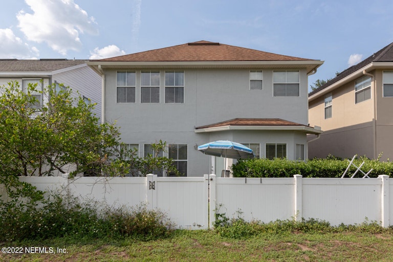 Photo 3 of 40 - 6304 Pendragon Pl, Jacksonville, FL 32258