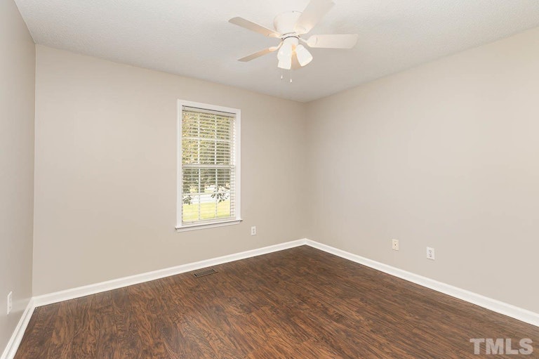 Photo 20 of 32 - 155 Duck Pond Ln, Clayton, NC 27520