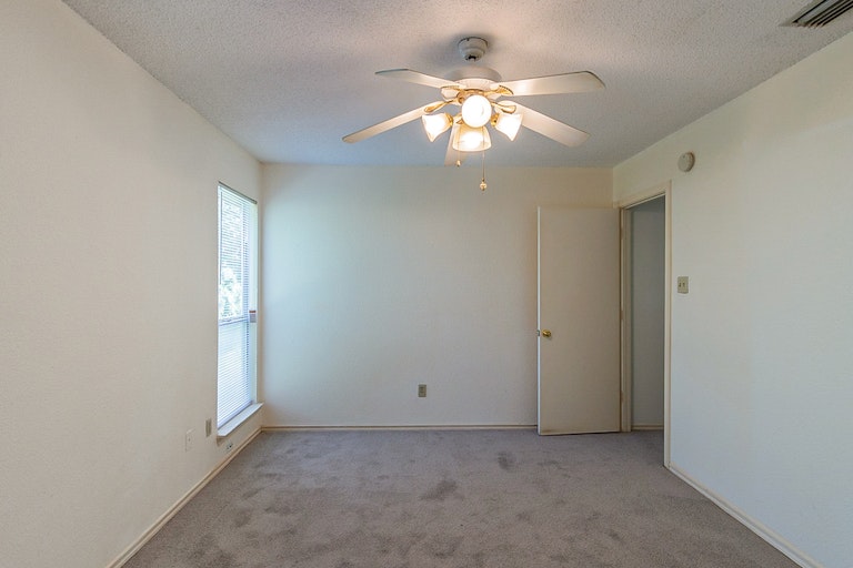 Photo 22 of 22 - 2506 High Hollow Dr, Garland, TX 75041
