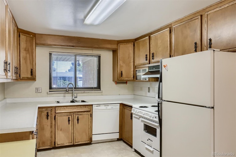 Photo 8 of 28 - 14130 E 24th Ave, Aurora, CO 80011