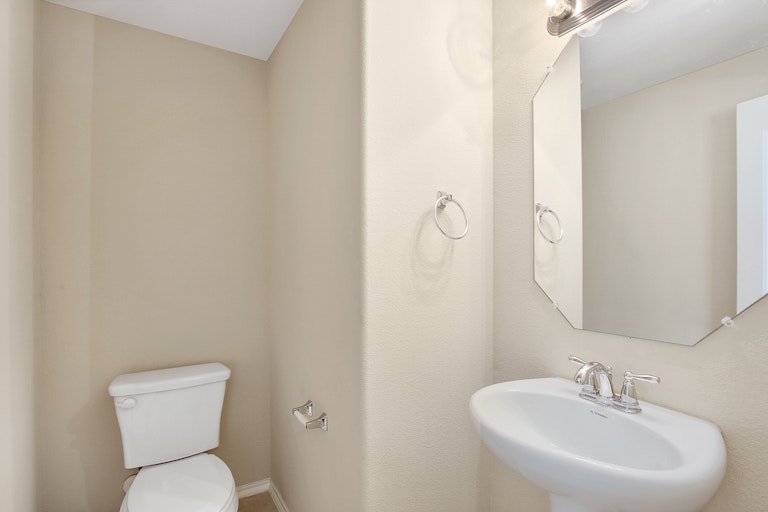Photo 23 of 28 - 2020 Stonewood Dr, Lancaster, TX 75134
