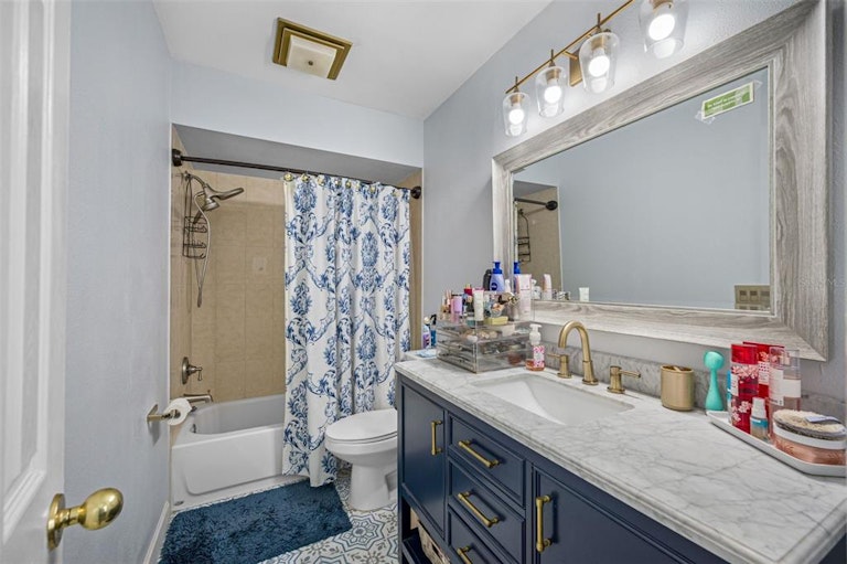 Photo 23 of 39 - 4713 Bullock Ct, Tampa, FL 33624