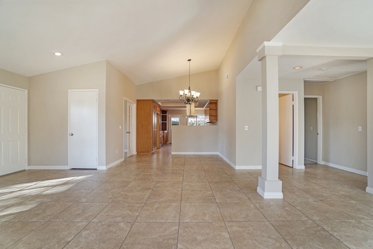 Photo 6 of 17 - 8730 Sandhill Dr, Riverside, CA 92508
