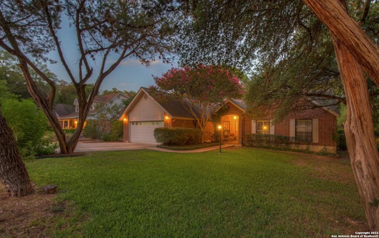 Photo 5 of 48 - 1820 Cypress Rapids Dr, New Braunfels, TX 78130