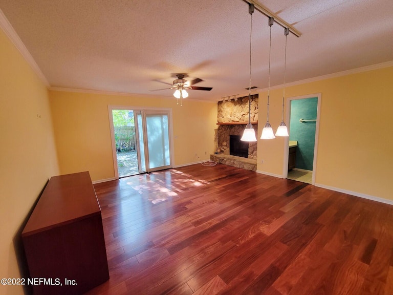 Photo 2 of 18 - 1213 Maitland Ave, Jacksonville, FL 32211