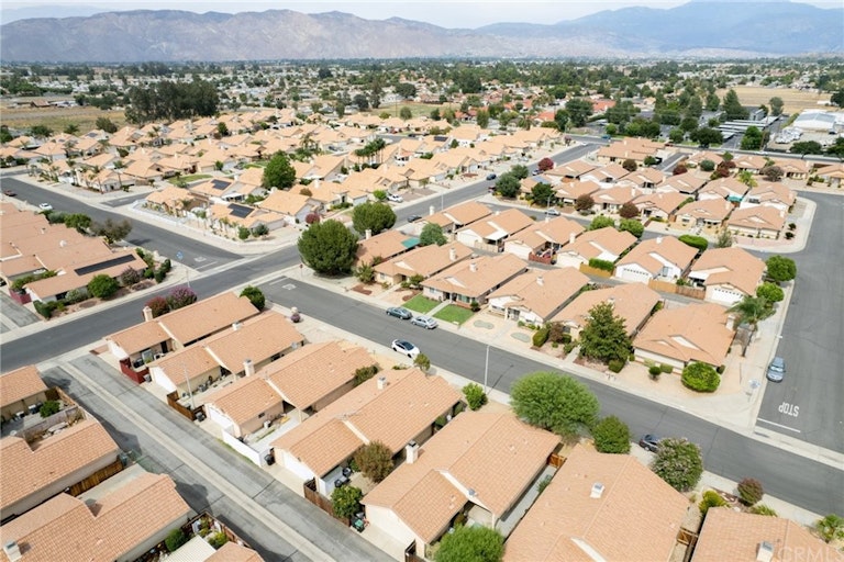 Photo 37 of 37 - 731 Ensenada Dr, Hemet, CA 92545