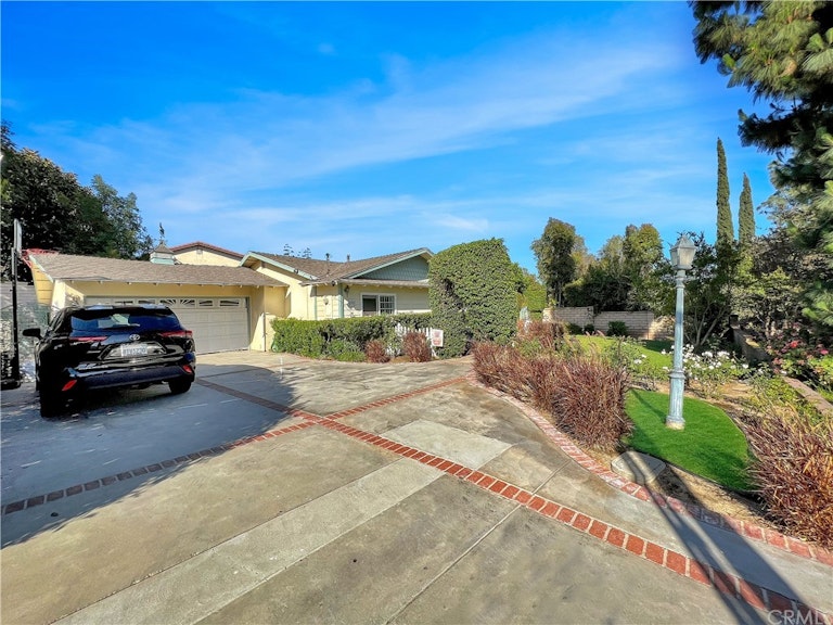 Photo 2 of 17 - 5202 Tiki Torch Ln, Yorba Linda, CA 92886