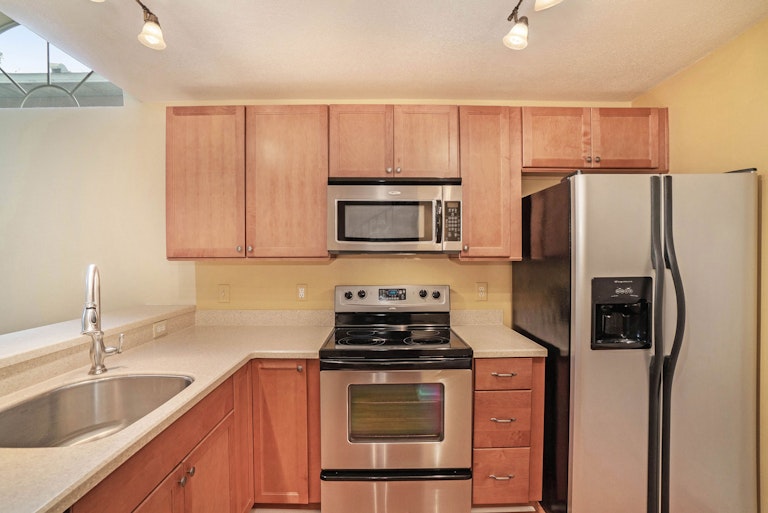 Photo 4 of 17 - 1487 Creekside Cir, Winter Springs, FL 32708