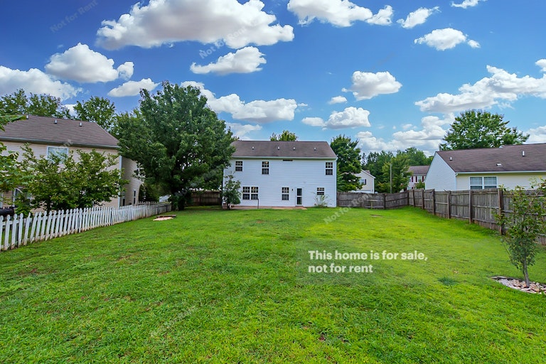 Photo 7 of 24 - 4112 Amber Stone Way, Durham, NC 27704