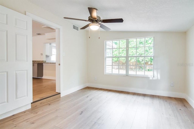 Photo 22 of 31 - 1580 Tioga Ave, Clearwater, FL 33756