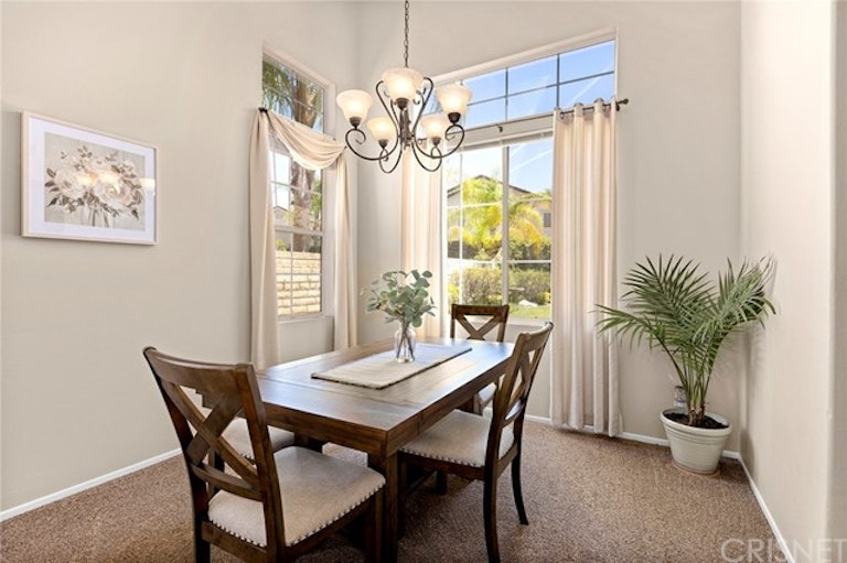 Photo 6 of 23 - 28614 Vineyard Ln, Castaic, CA 91384