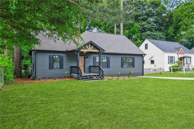 Photo 1 of 32 - 2508 Connally Dr, Atlanta, GA 30344