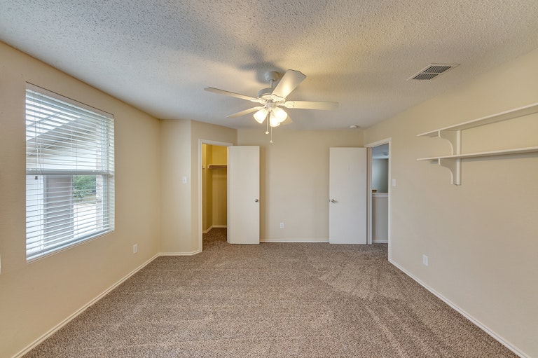 Photo 23 of 26 - 740 Tuscany Trl, Fort Worth, TX 76179
