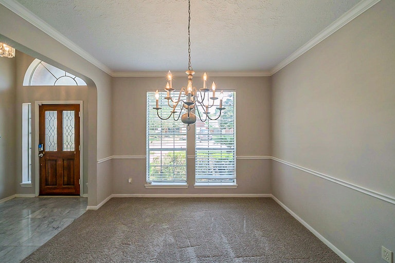 Photo 17 of 36 - 3303 Mulberry Hill Ln, Houston, TX 77084