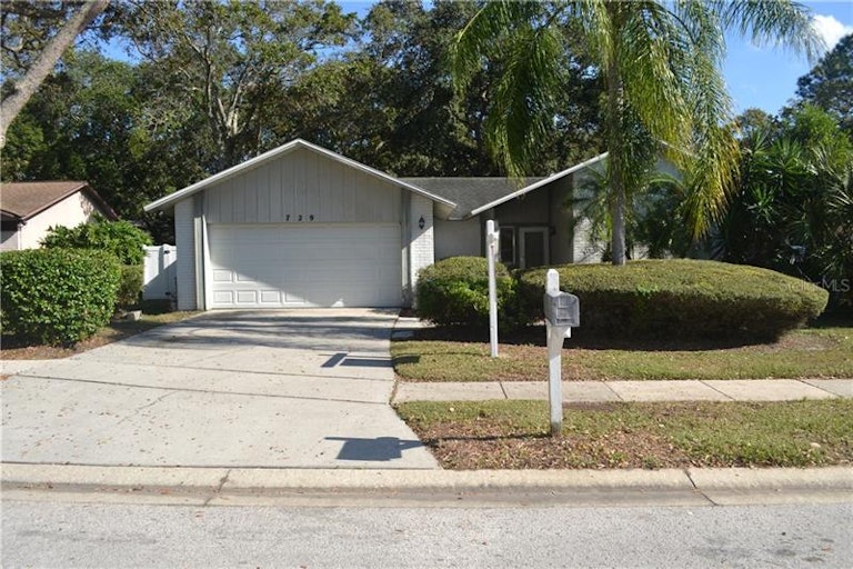 Photo 1 of 12 - 729 Countryshire Ln, Palm Harbor, FL 34683