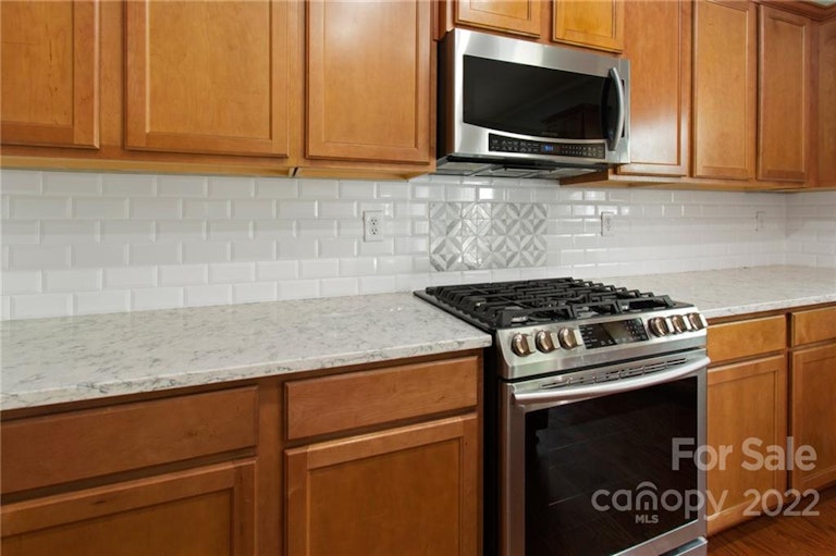 Photo 18 of 48 - 8725 Sedgeburn Dr, Charlotte, NC 28278