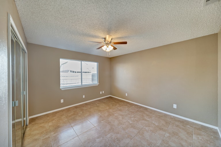 Photo 17 of 24 - 9916 Lone Eagle Dr, Fort Worth, TX 76108