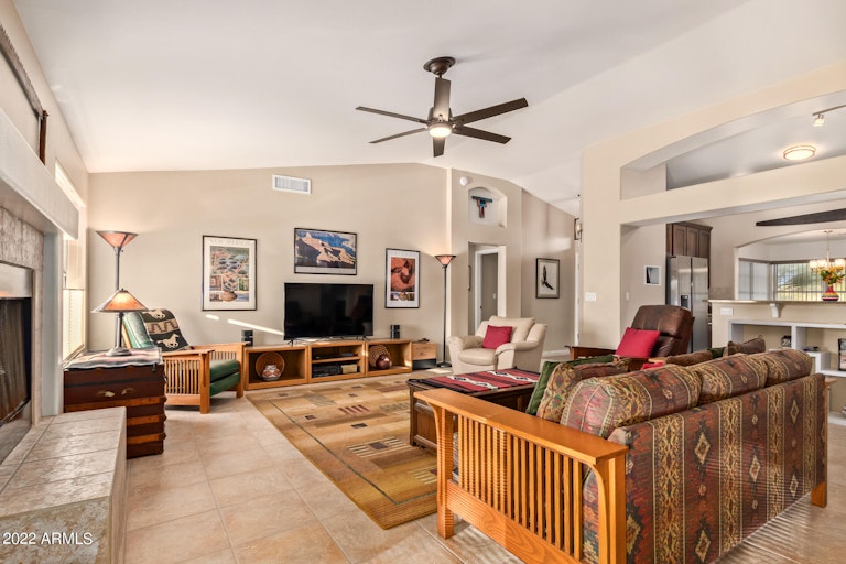 Photo 6 of 27 - 6826 S Hohokam Way, Gold Canyon, AZ 85118