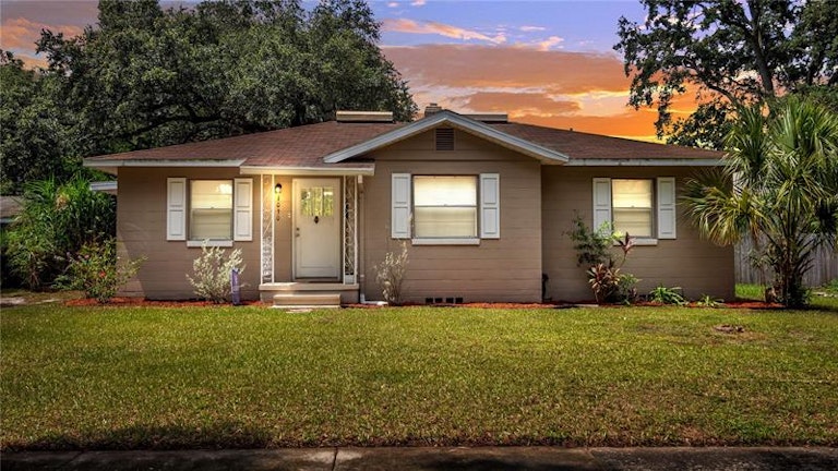 Photo 1 of 22 - 1030 E Walnut St, Lakeland, FL 33801