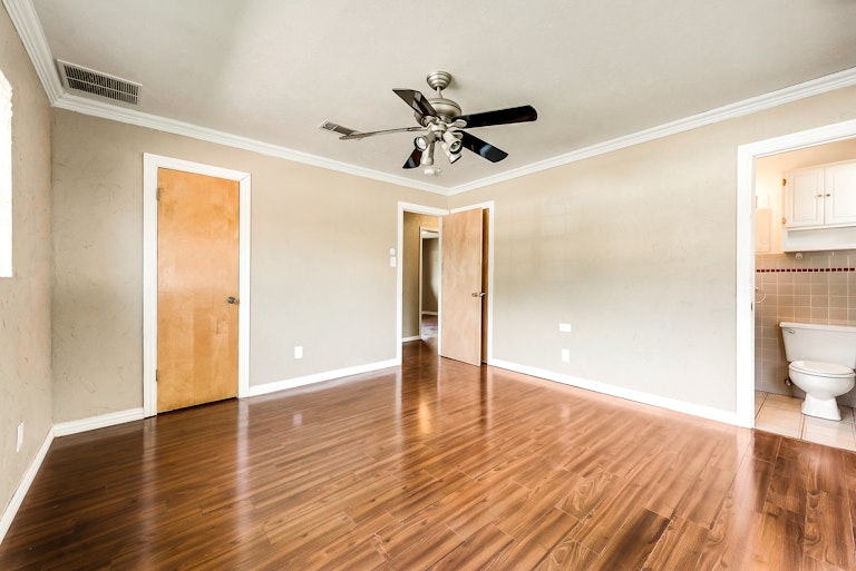 Photo 15 of 24 - 6640 Briley Dr, North Richland Hills, TX 76180