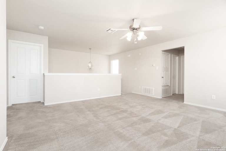 Photo 13 of 21 - 3622 Archer Blvd, New Braunfels, TX 78132