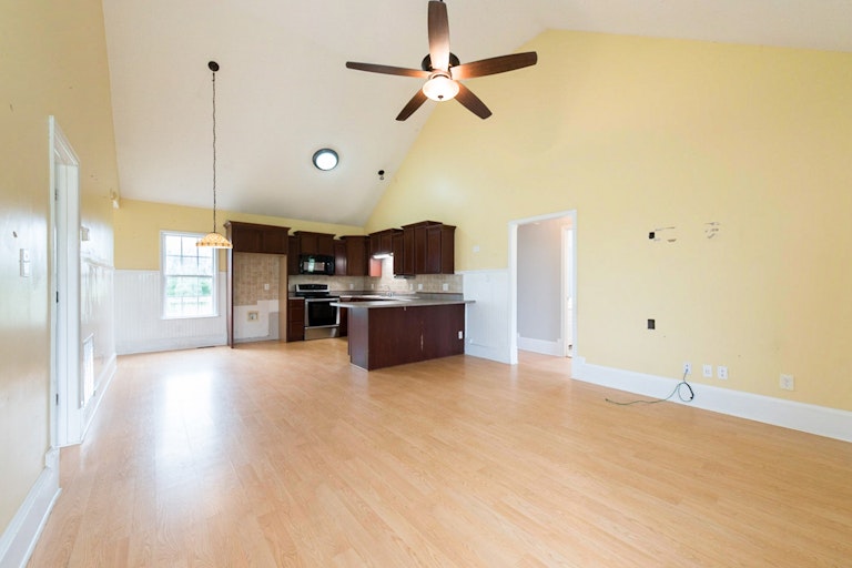 Photo 9 of 17 - 229 Kinton Dr, Fuquay Varina, NC 27526
