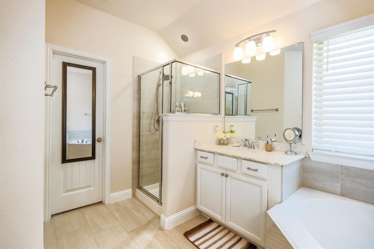 Photo 15 of 22 - 2081 Avondown Rd, Forney, TX 75126