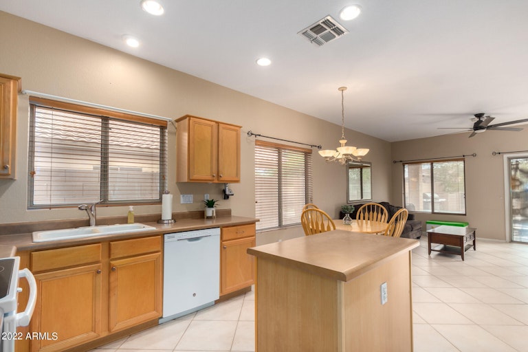 Photo 15 of 30 - 25228 N 41st Ave, Phoenix, AZ 85083