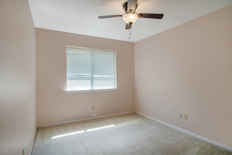 Photo 17 of 17 - 3838 Beckett Ridge Dr, Humble, TX 77396