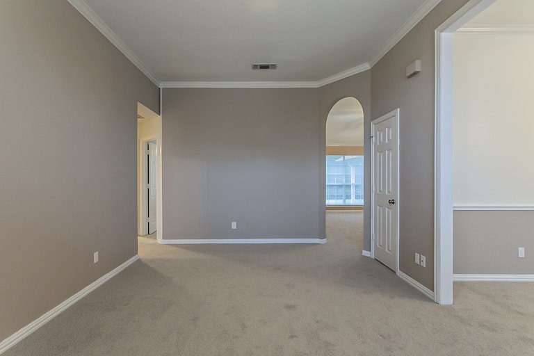 Photo 22 of 28 - 124 Hummingbird Ln, Justin, TX 76247