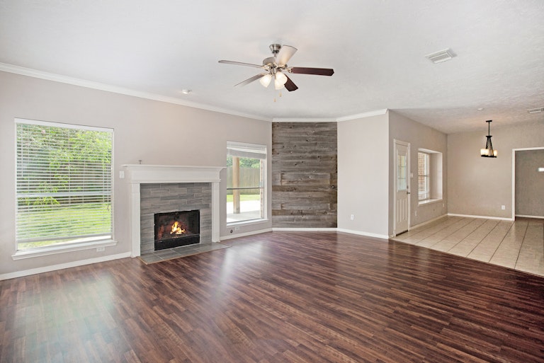 Photo 10 of 17 - 11919 Lakewood Hills Dr, Tomball, TX 77377