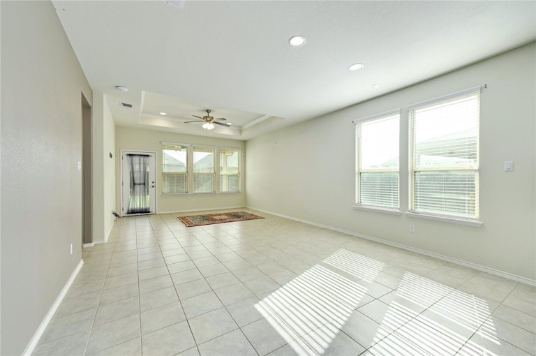 Photo 8 of 23 - 210 Quarryman Dr, Hutto, TX 78634