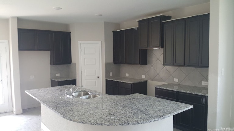 Photo 2 of 11 - 10618 Briceway Ace, Helotes, TX 78023
