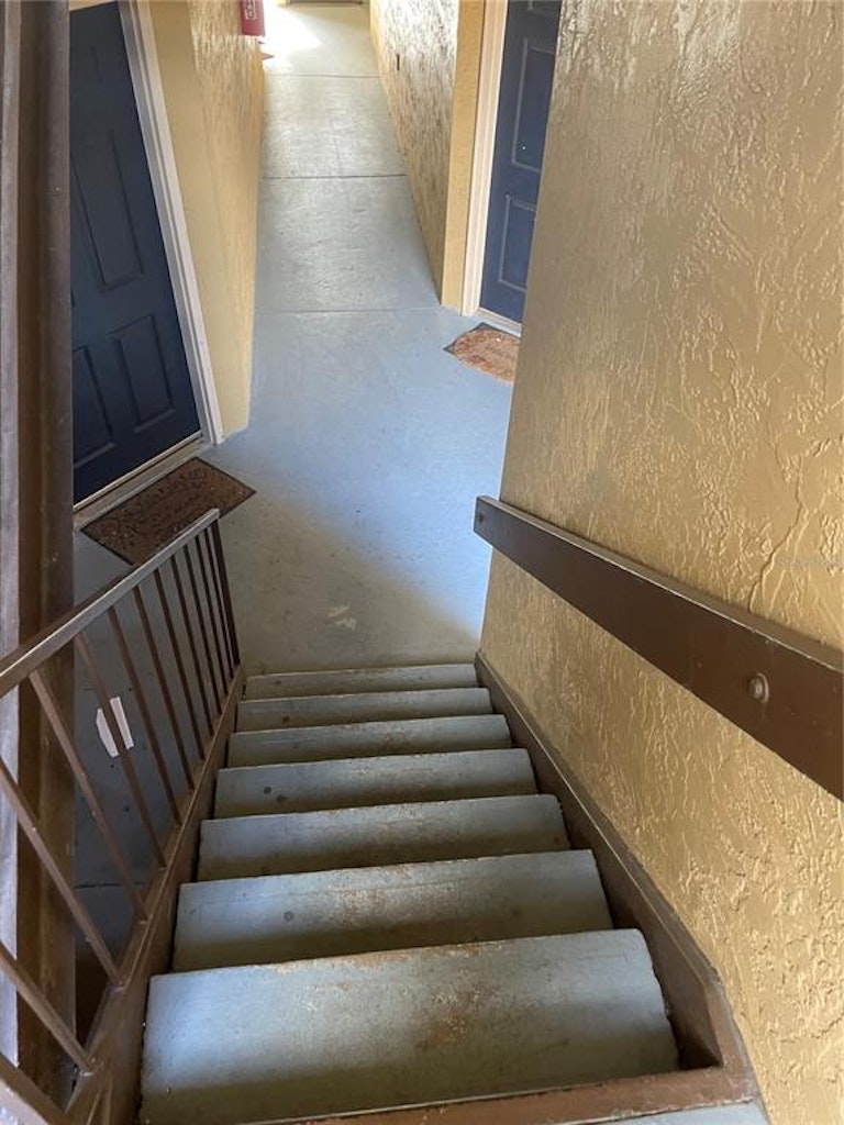 Photo 35 of 44 - 5168 Conroy Rd #25, Orlando, FL 32811