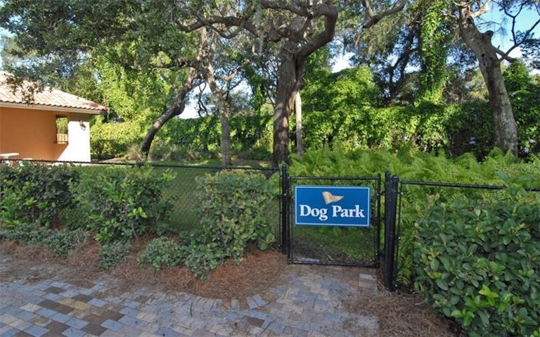 Photo 25 of 25 - 1921 Monte Carlo Dr #703, Sarasota, FL 34231
