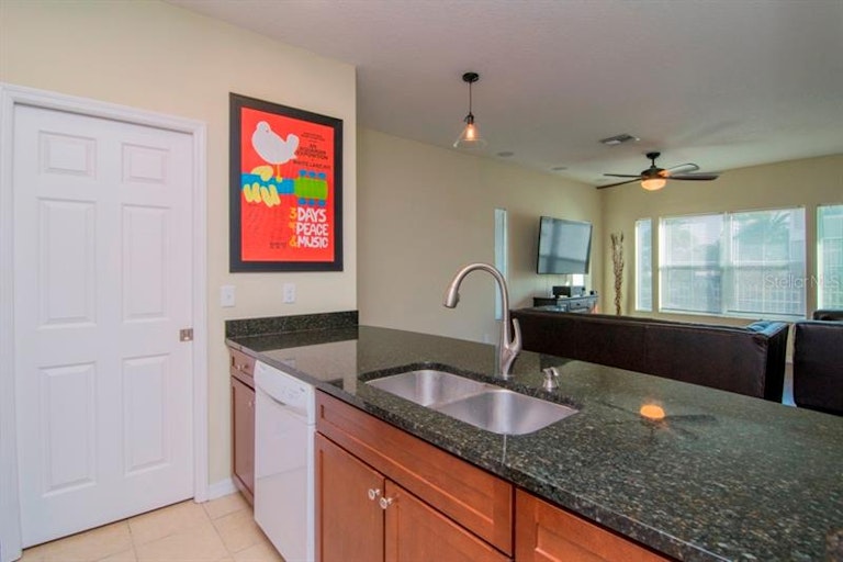 Photo 6 of 20 - 1287 Sawgrass St, Clearwater, FL 33755